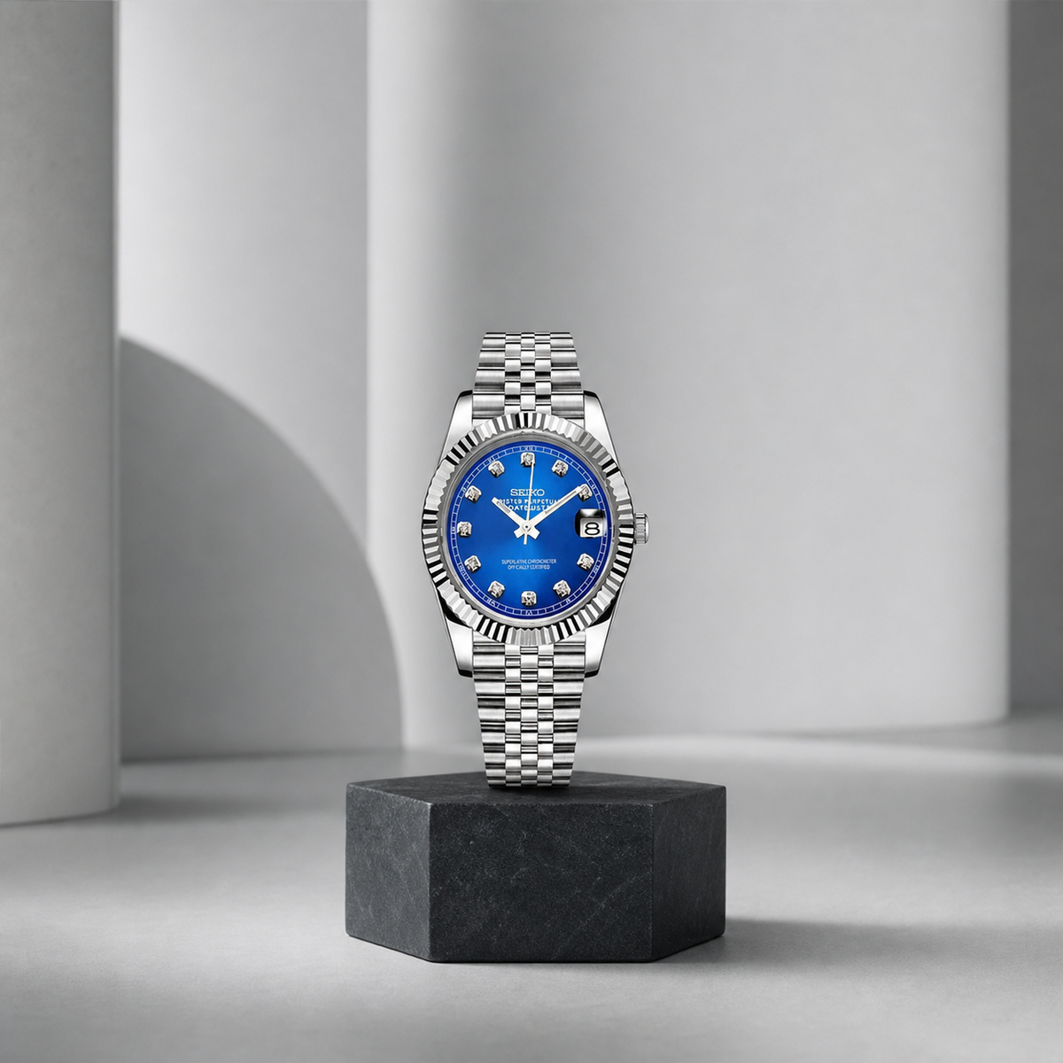 Lady Crownline – Ice Blue Diamond