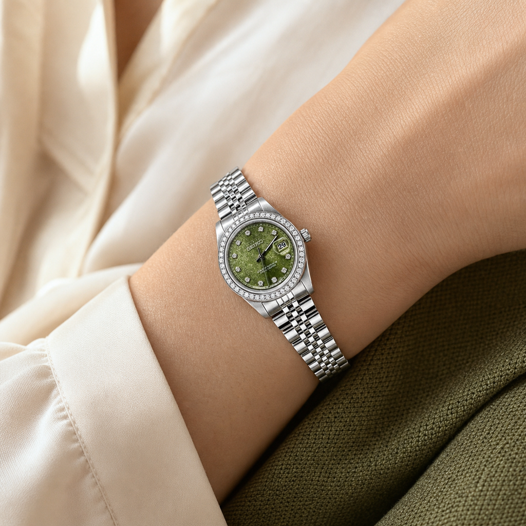 Lady Crownline – Olive Diamond Silver